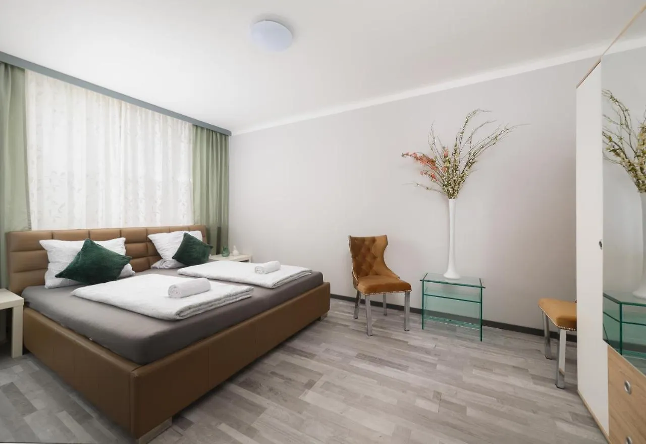 Apartament Rare Hidden 1Bd Gem On Shopping Street Near Schoenbrunn W Lift Access Wiedeń