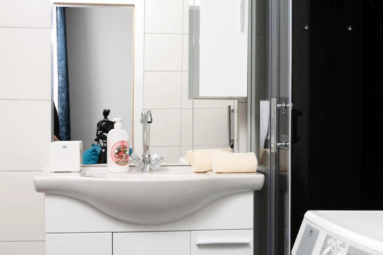 Apartament Rare Hidden 1Bd Gem On Shopping Street Near Schoenbrunn W Lift Access Wiedeń 0*,  Austria